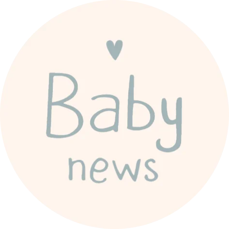 Patroon van regenboogjes en palmbomen