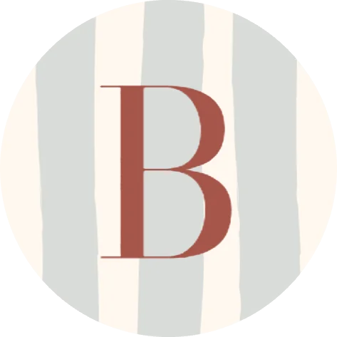Sluitsticker Beertje met vlinder en streepjes