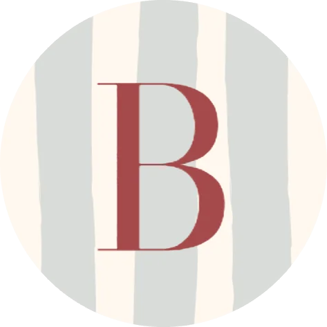 Sluitsticker Beertje met vlinder en streepjes